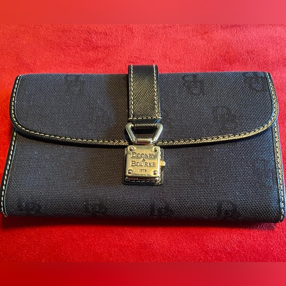 Dooney and Bouke Black Signature Monogram Checkbook Wallet Lock /Key - Picture 1 of 4